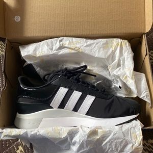 Adidas original womens 5 1/2